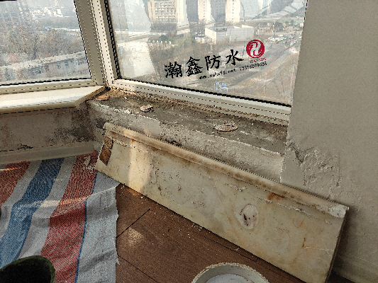 西安飘窗漏水怎么办?(图2) 西安飘窗漏水怎么办?(图2)
