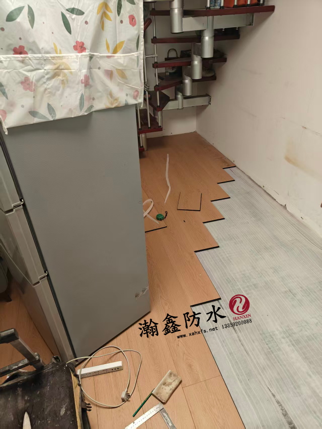 地砖空鼓别纠结，三四个小时换地板，以后再不烦(图4)