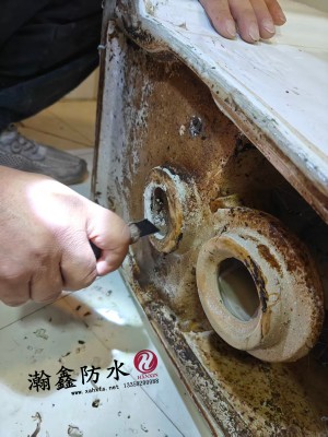 卫生间漏水怎么修？必须先排查漏水原因，再定方案(图1)